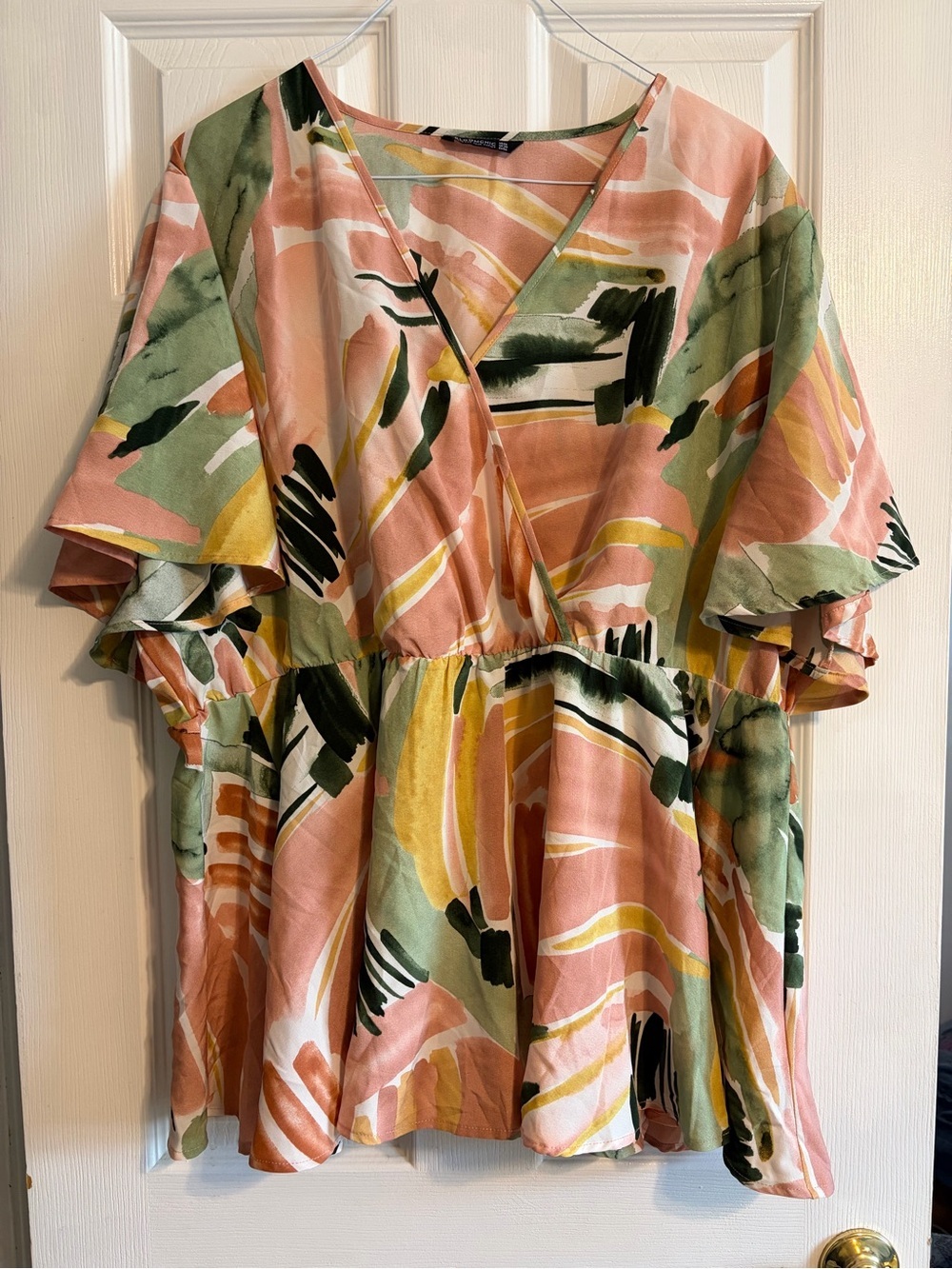 BloomChic Women’s Wrap Blouse Top Size 26 Abstract Print Flutter Sleeve Peplum
